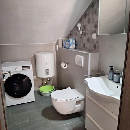 Apartman Iva *